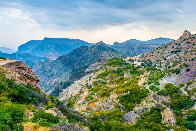 تصویر مرتبط با ۱۰ جاذبه دیدنی عمان که باید ببینید: سفری به سرزمین شگفتی‌ها!