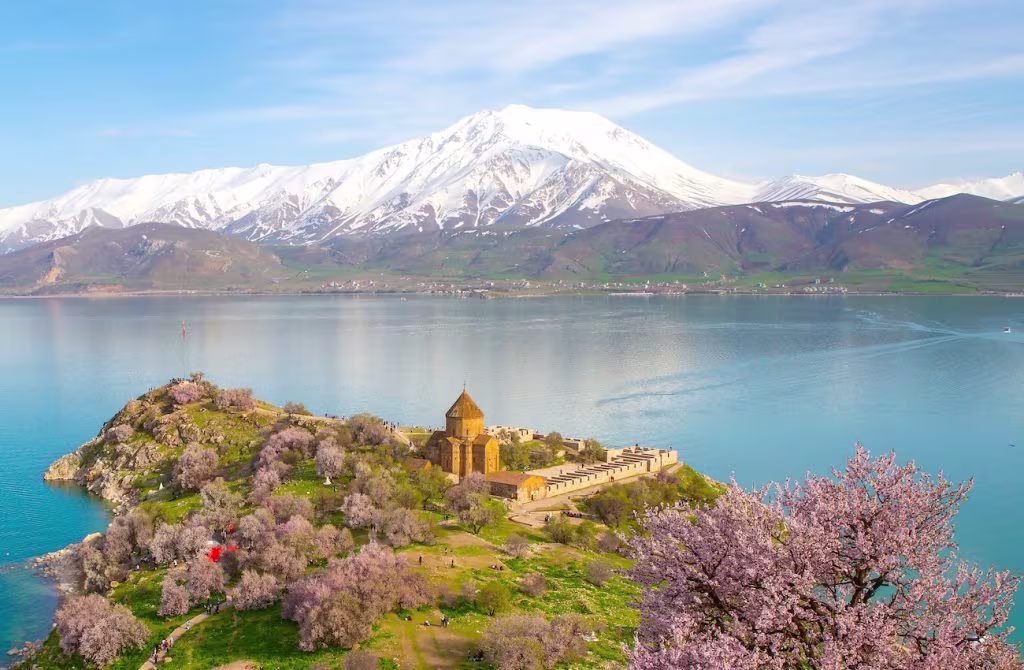 بهار در وان سفرو ایرانیان