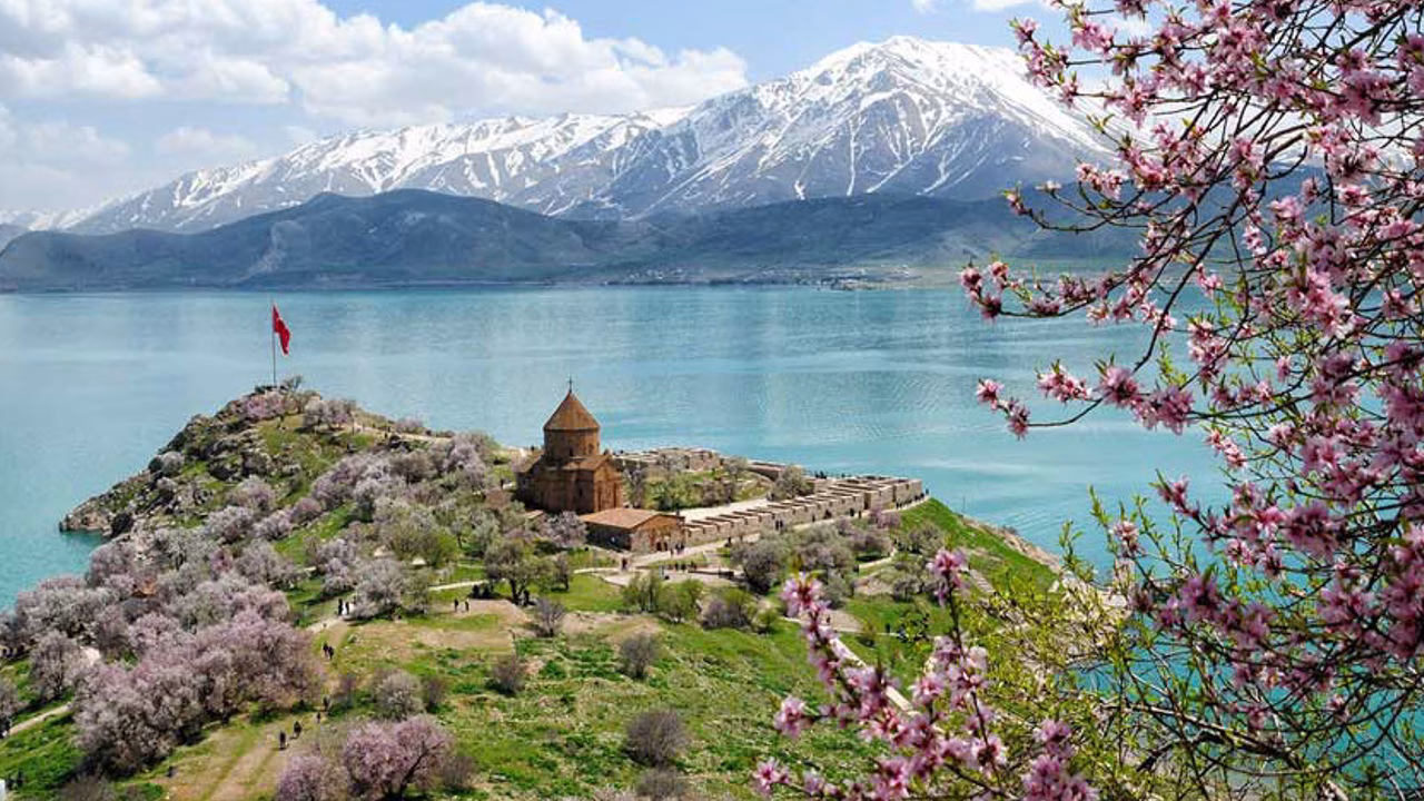 جزیره اختامار سفرو ایرانیان