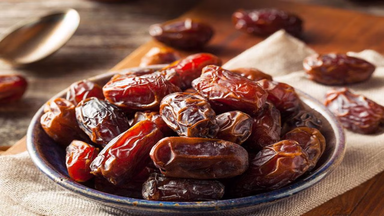 خرمای عمان سفرو ایرانیان