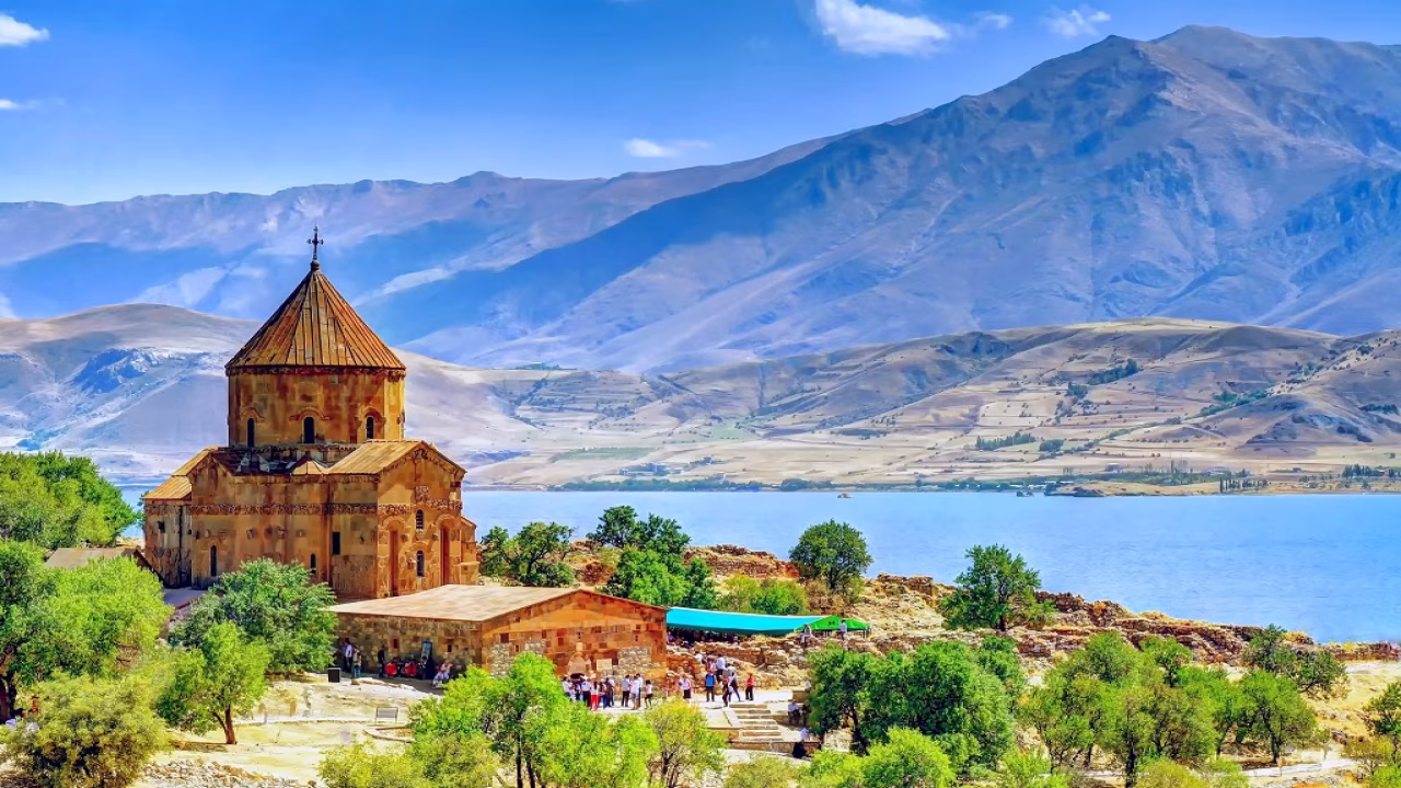 کلیسای آکدامار سفرو ایرانیان (2) (2) (2)