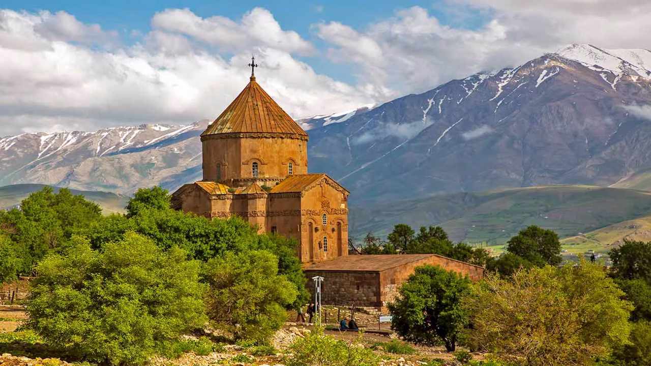 کلیسای اختامار سفرو ایرانیان