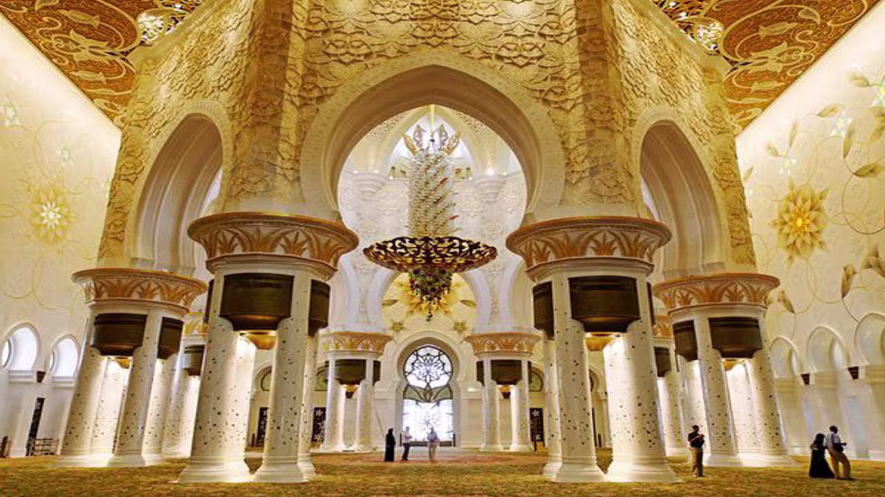 تالار اصلی مسجد شیخ