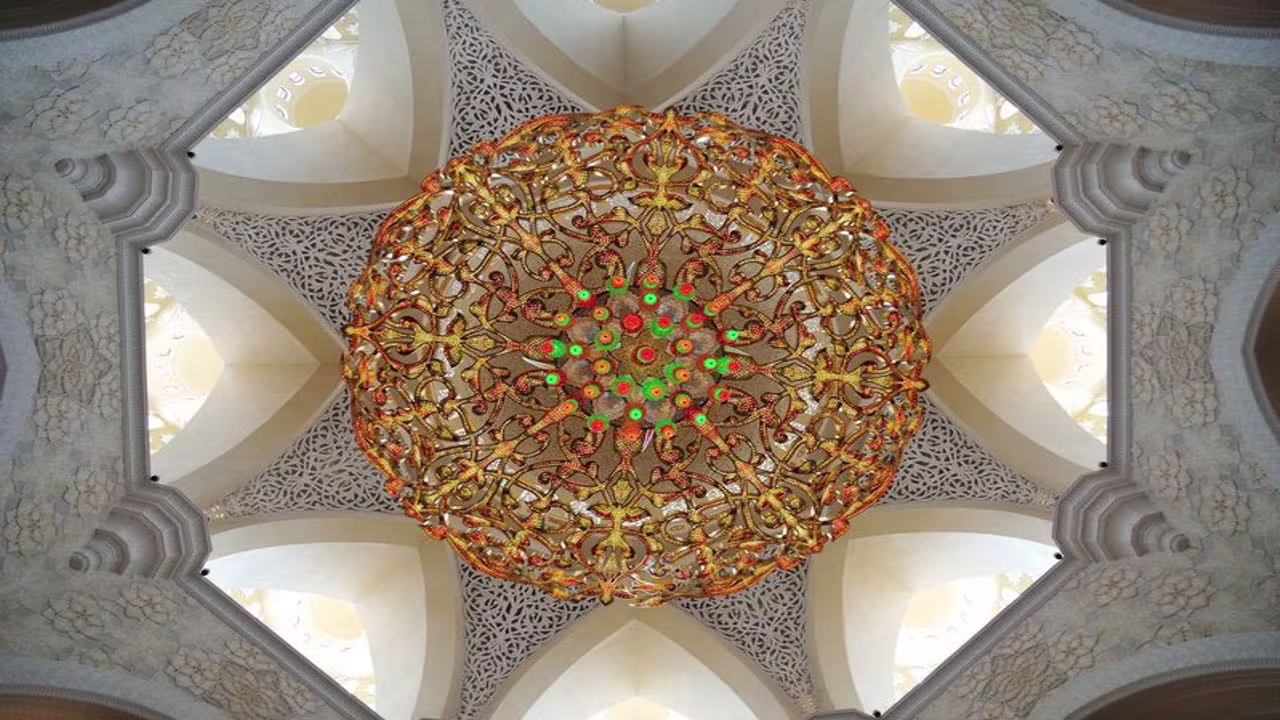 لوستر کریستالی مسجد