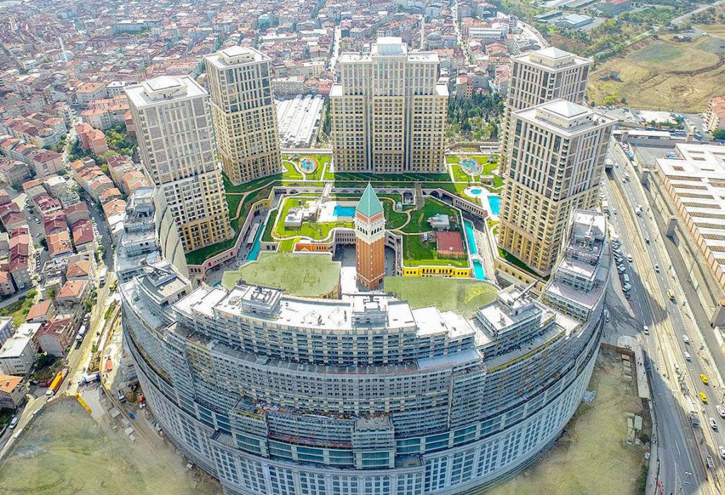 veneziaمرکز خرید اوت