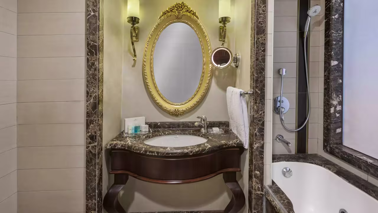 حمام هتل