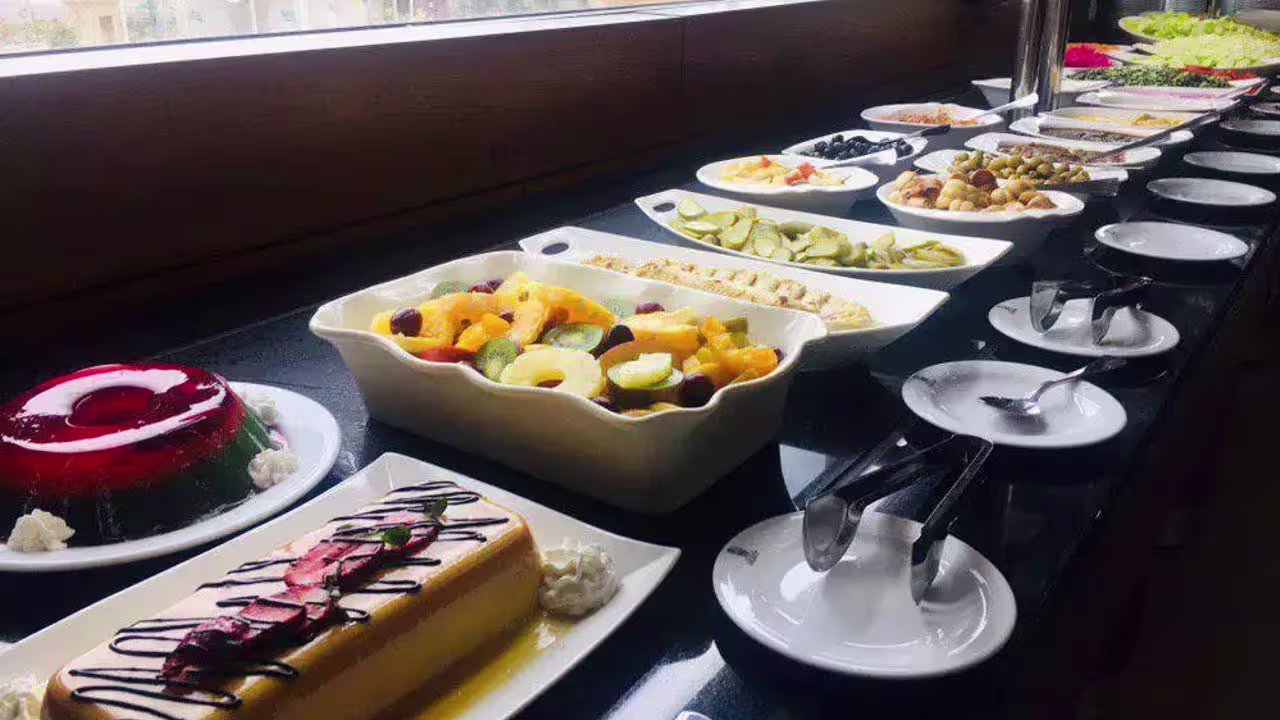 صبحانه هتل لیلیوم کیش