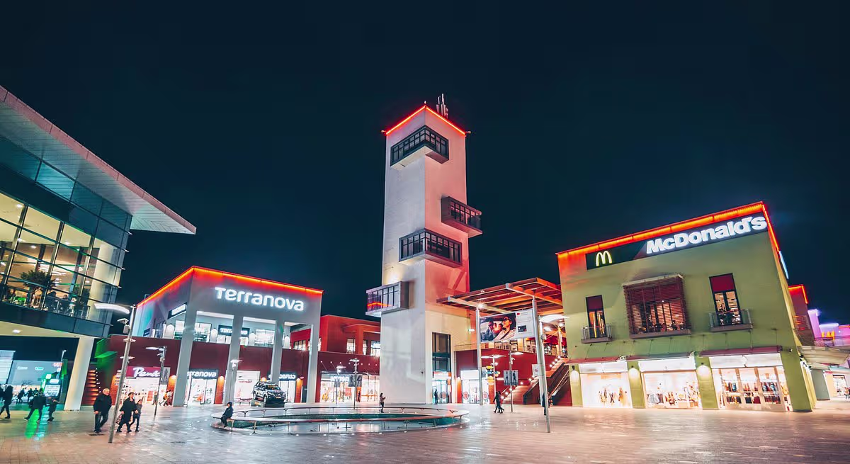 مراکز خرید تفلیس سفرو ایرانیان 2#6269