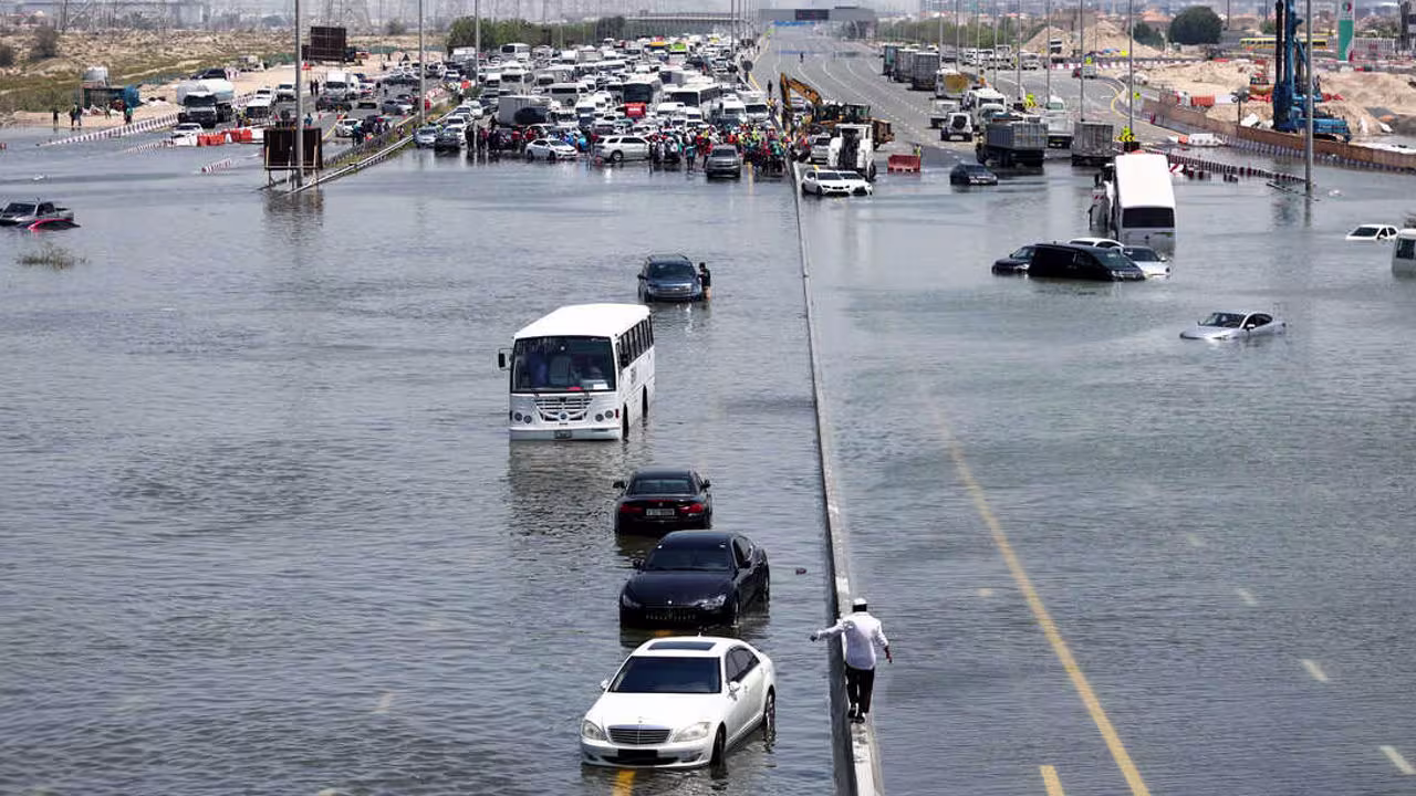 نکات ایمنی در رانندگی در دبی سفرو ایرانیان (2) (2)#7003