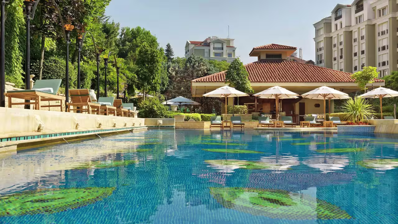 استخر هتل گرند حیات استانبول#7321